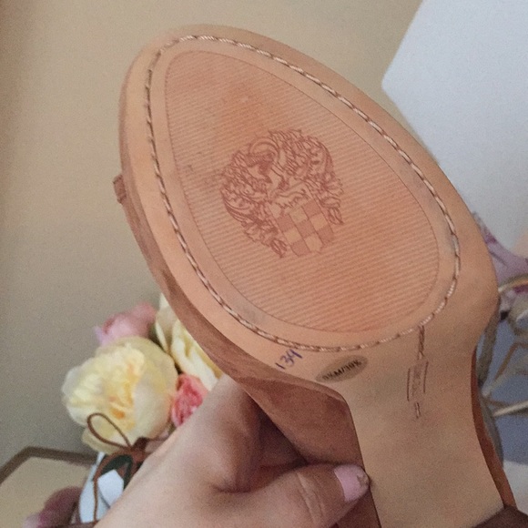 VINCE CAMUTO Genuine Suede Heels - Picture 7 of 9